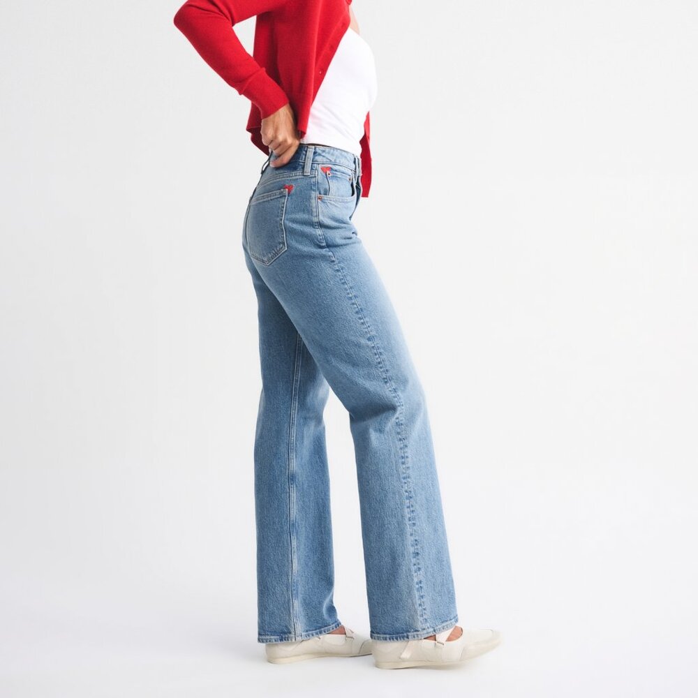 Abercrombie Curve Love High Rise 90’s Relaxed Heart Jean Heart Embroidered